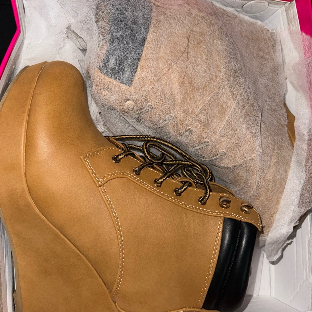 Heeled booties